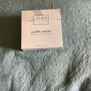 Laura Geller New York matte maker invisible oil blotting powder